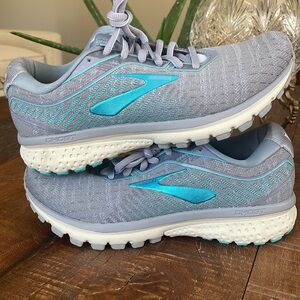BRAND NEW - Brooks Ghost 12 - women’s size 8